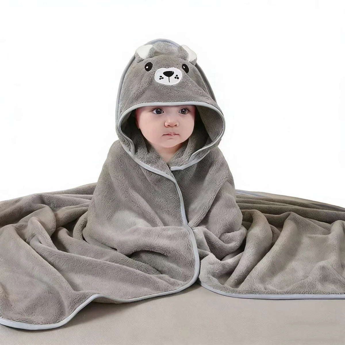 Cape de bain à capuche bébé